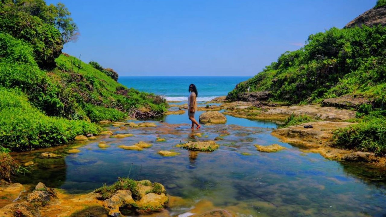 Pantai Ngandul Pacitan Jawa Timur Pesona Pantai Tersembunyi